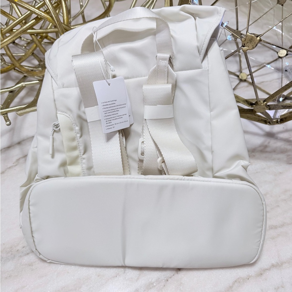 Lululemon Drawstring Bucket Backpack 10 Liter Lig… - image 6